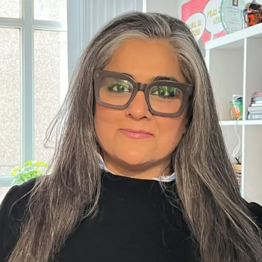 الدكتورة سارة شروف